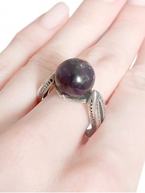 Кольцо посеребренное с аметистом 