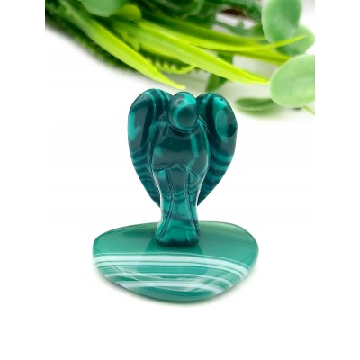 Ангел из малахита синтетического с зеленым агатом