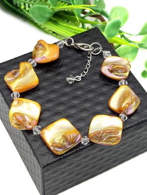 Браслет из жёлтого перламутра