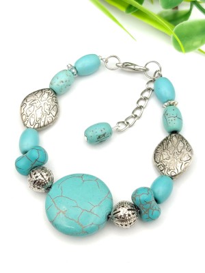 Браслет из говлита (стилизация под бирюзу)