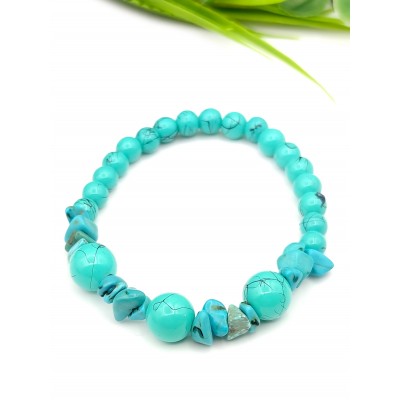 Браслет из говлита (стилизация под бирюзу) и имитации бирюзы