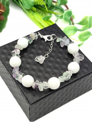 Браслет с матовым белым агатом и флюоритом