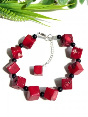 Браслет из красных кораллов и агата
