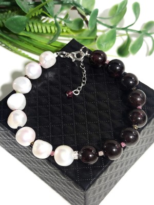 Браслет из жемчуга Барокко, граната и турмалина