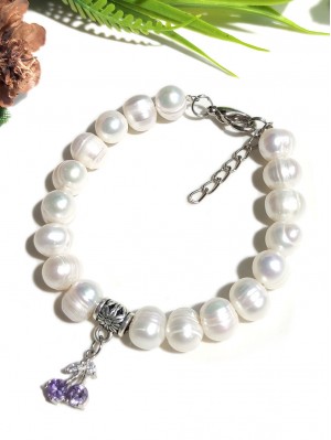 Браслет из жемчуга с подвеской вишенками