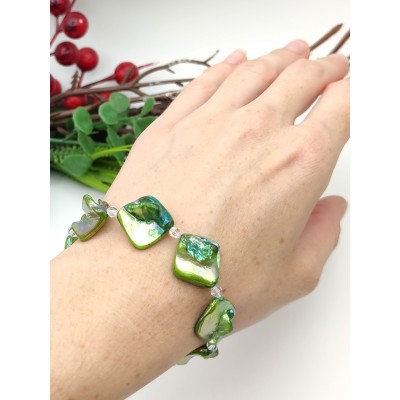 Браслет из зелёного перламутра