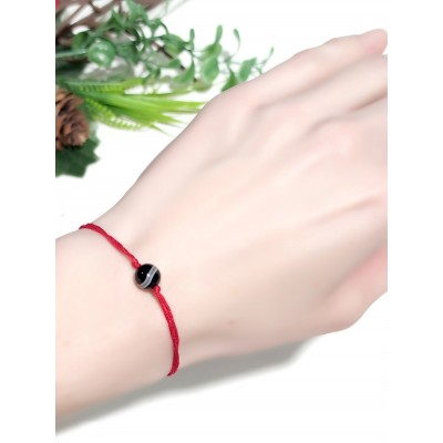 Браслет-оберег красная нить с ониксом