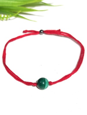 Браслет-оберег красная нить с малахитом