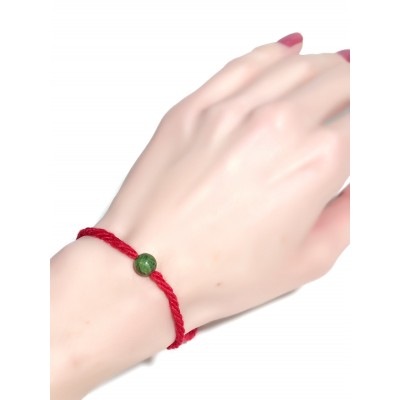 Браслет красная освященная нить из Иерусалима с нефритом