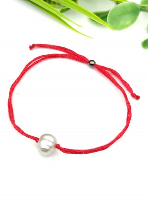 Браслет-оберег красная нить с серебристым жемчугом