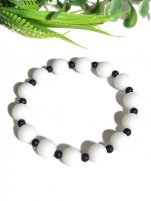 Браслет с матовым белым и черным агатом