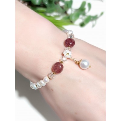 Браслет с жемчугом и клубничным кварцем Браслет с жемчугом и клубничным кварцем
