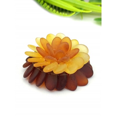 Брошь-подвеска Хризантема с коньячным, медовым и лимонным янтарем