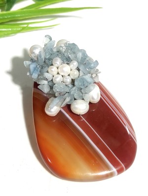 Брошь-подвеска с сердоликом, жемчугом, аквамарином и перламутром Брошь-подвеска с сердоликом, жемчугом, аквамарином и перламутром