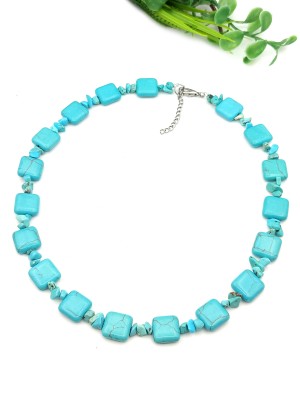 Бусы из говлита (стилизация под бирюзу)