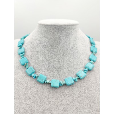 Бусы из говлита (стилизация под бирюзу)