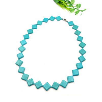 Бусы из говлита (стилизация под бирюзу)