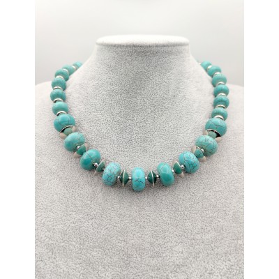 Бусы из говлита (стилизация под бирюзу)