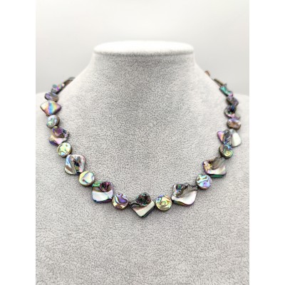 Бусы из халиотиса и перламутра