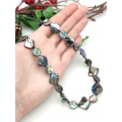 Бусы из халиотиса и перламутра