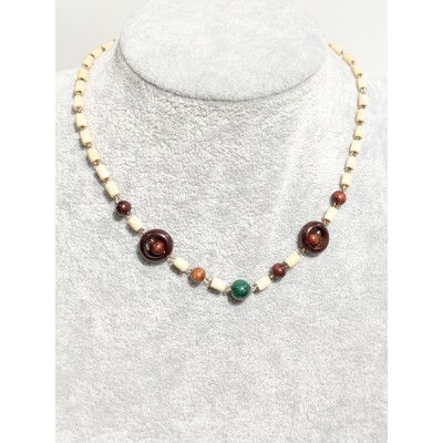 Бусы из малахита и дерева