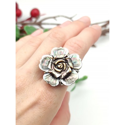 Кольцо Цветок из перламутра