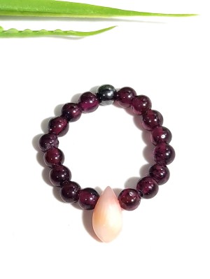 Кольцо из граната и коралла "Кожа ангела"