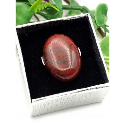 Кольцо из красной яшмы