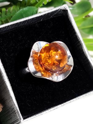 Кольцо посеребренное с бернитом (сплав смол и янтаря)