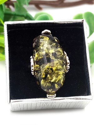 Кольцо с зелёным бернитом (сплав смол и янтаря)