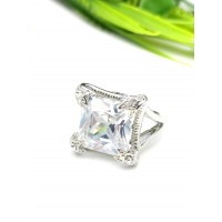 Кольцо с фианитами