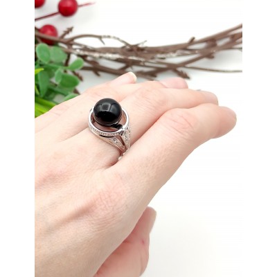 Кольцо посеребренное с черным агатом и фианитами