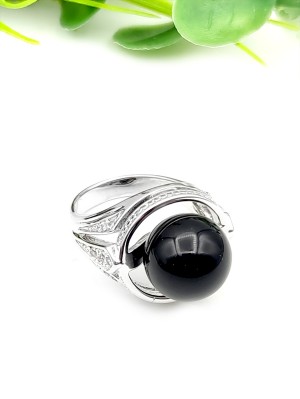Кольцо посеребренное с черным агатом и фианитами