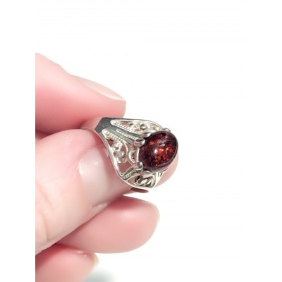 Кольцо посеребренное с коньячным янтарем