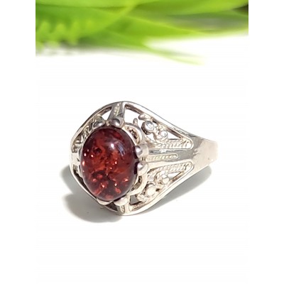 Кольцо посеребренное с коньячным янтарем