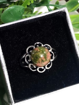 Кольцо посеребренное с унакитом