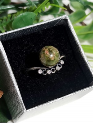 Кольцо посеребренное с унакитом