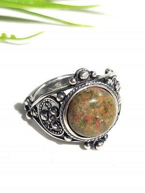 Кольцо посеребренное с унакитом