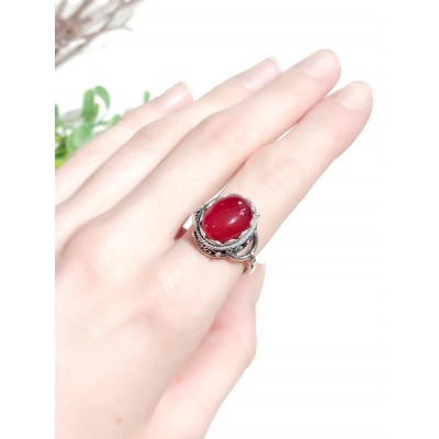 Кольцо посеребренное с вишневым агатом