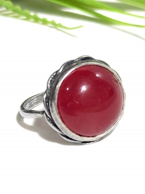 Кольцо посеребренное с вишневым агатом