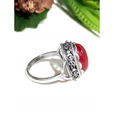 Кольцо посеребренное с вишневым агатом