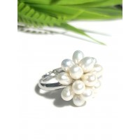 Кольцо с белым жемчугом Кольцо с белым жемчугом