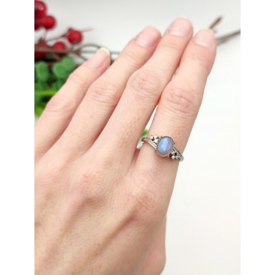 Кольцо с лабрадором с синей иризацией