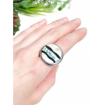 Кольцо с перламутром и халиотисом