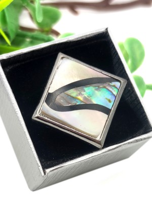 Кольцо с перламутром и халиотисом