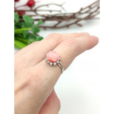 Кольцо с розой из коралла "Кожа ангела" Кольцо с розой из коралла "Кожа ангела"