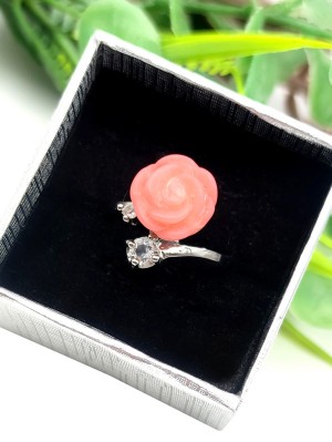 Кольцо с розой из коралла "Кожа ангела"
