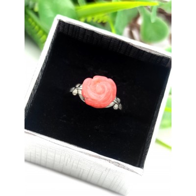 Кольцо с розой из коралла "Кожа ангела"