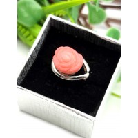Кольцо с розой из коралла "Кожа ангела" Кольцо с розой из коралла "Кожа ангела"