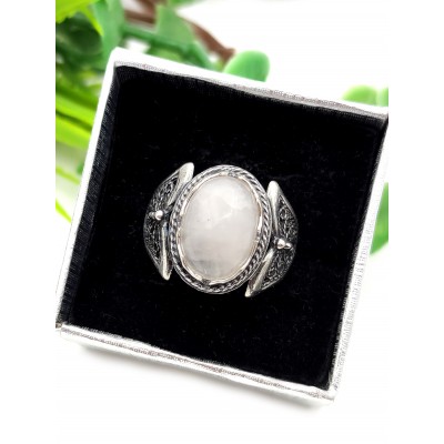 Кольцо посеребренное с розовым кварцем